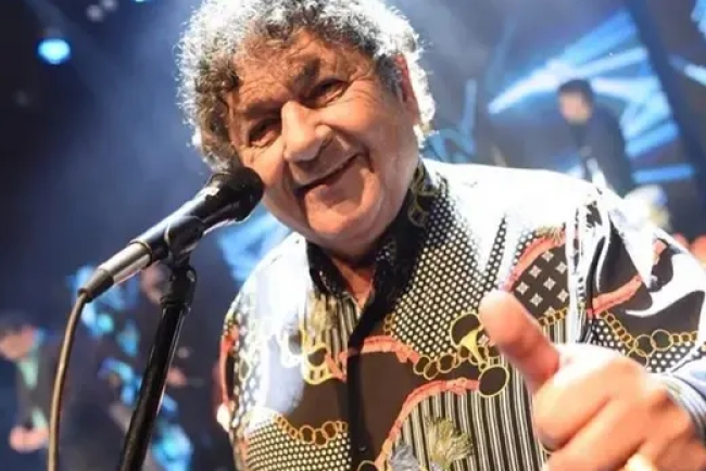 El vocalista Cacho Deicas deja a Los Palmeras y la banda le responde