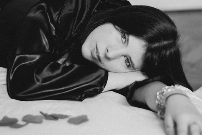 Lupe Cortés lanza su primer sencillo "Dentro de mí"