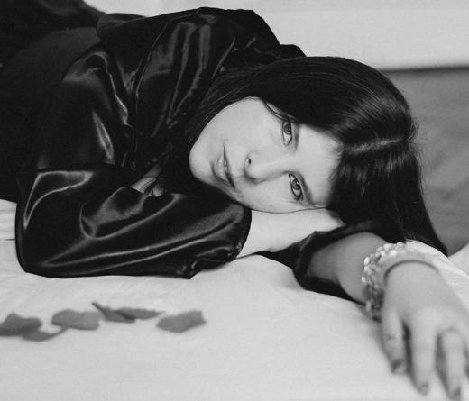 Lupe Cortés lanza su primer sencillo "Dentro de mí"